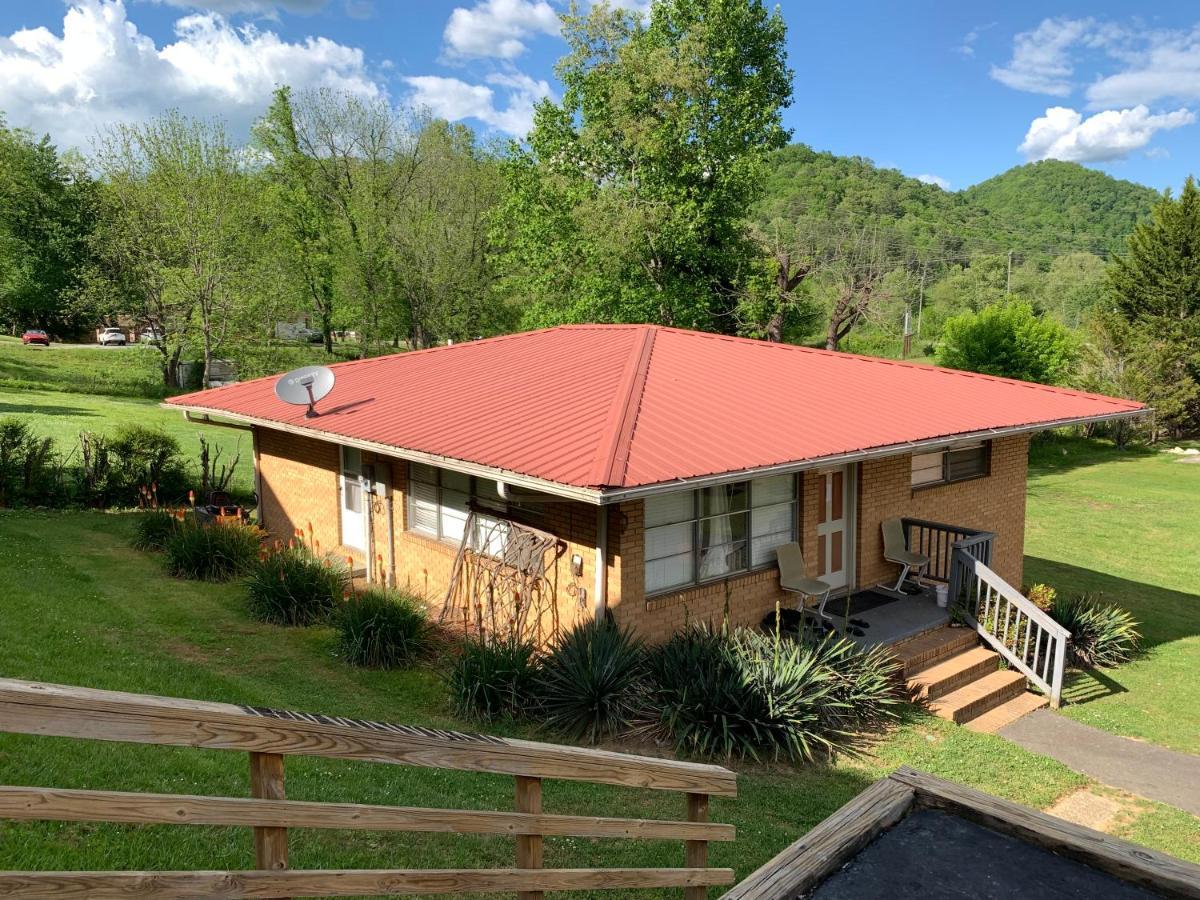 Phillips Historic Motel & Cottages Robbinsville Exterior photo
